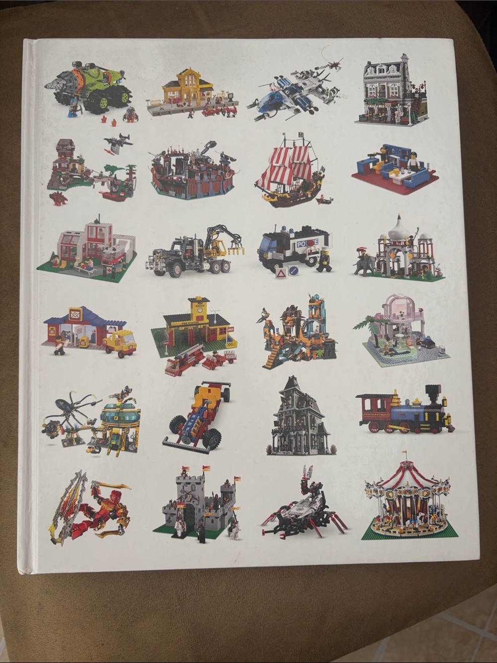 LEGO Book - Picture 1 of 3
